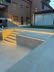 Zona exterior con pavimento y escalones